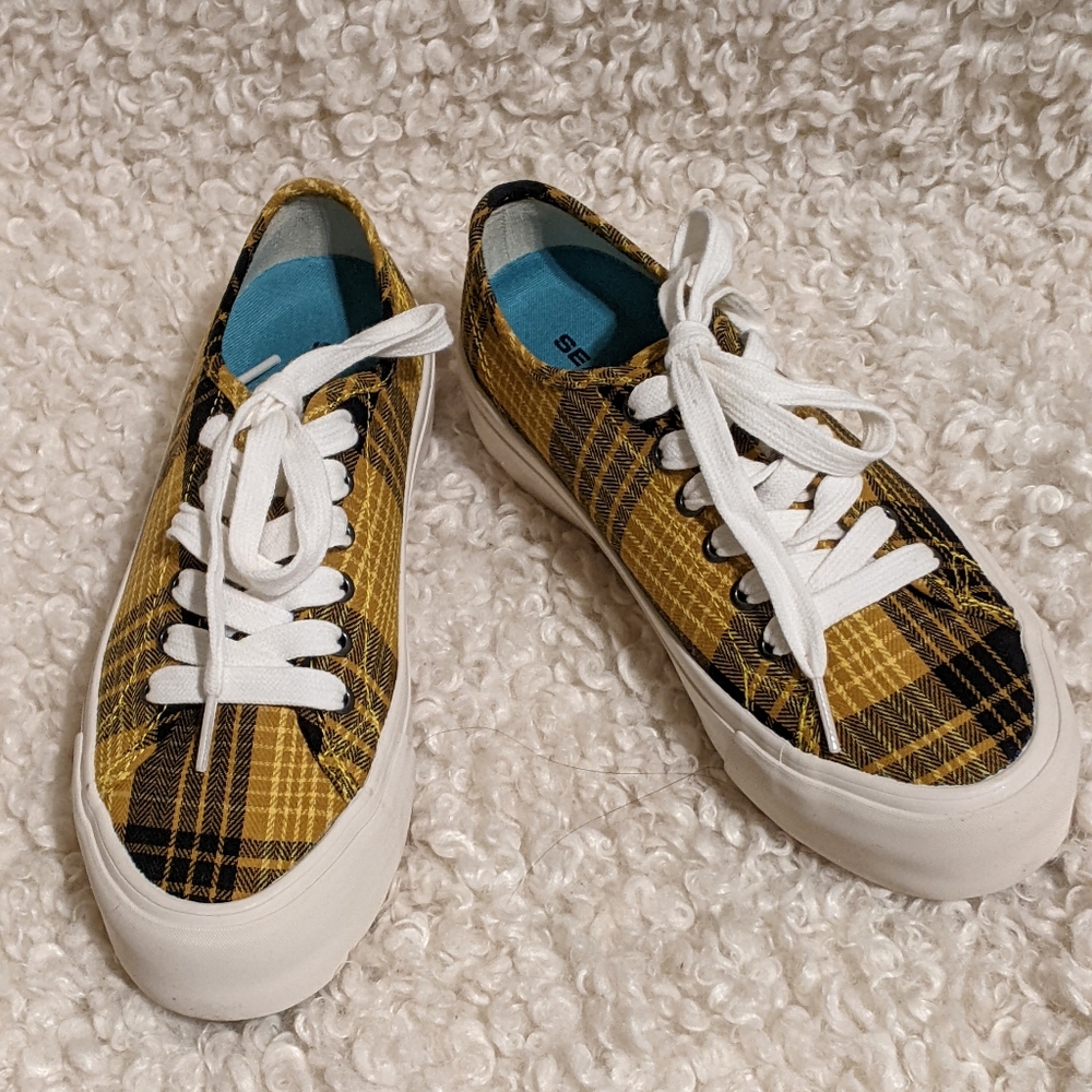 SeaVees Monterey Platform sneakers size 6 NEW